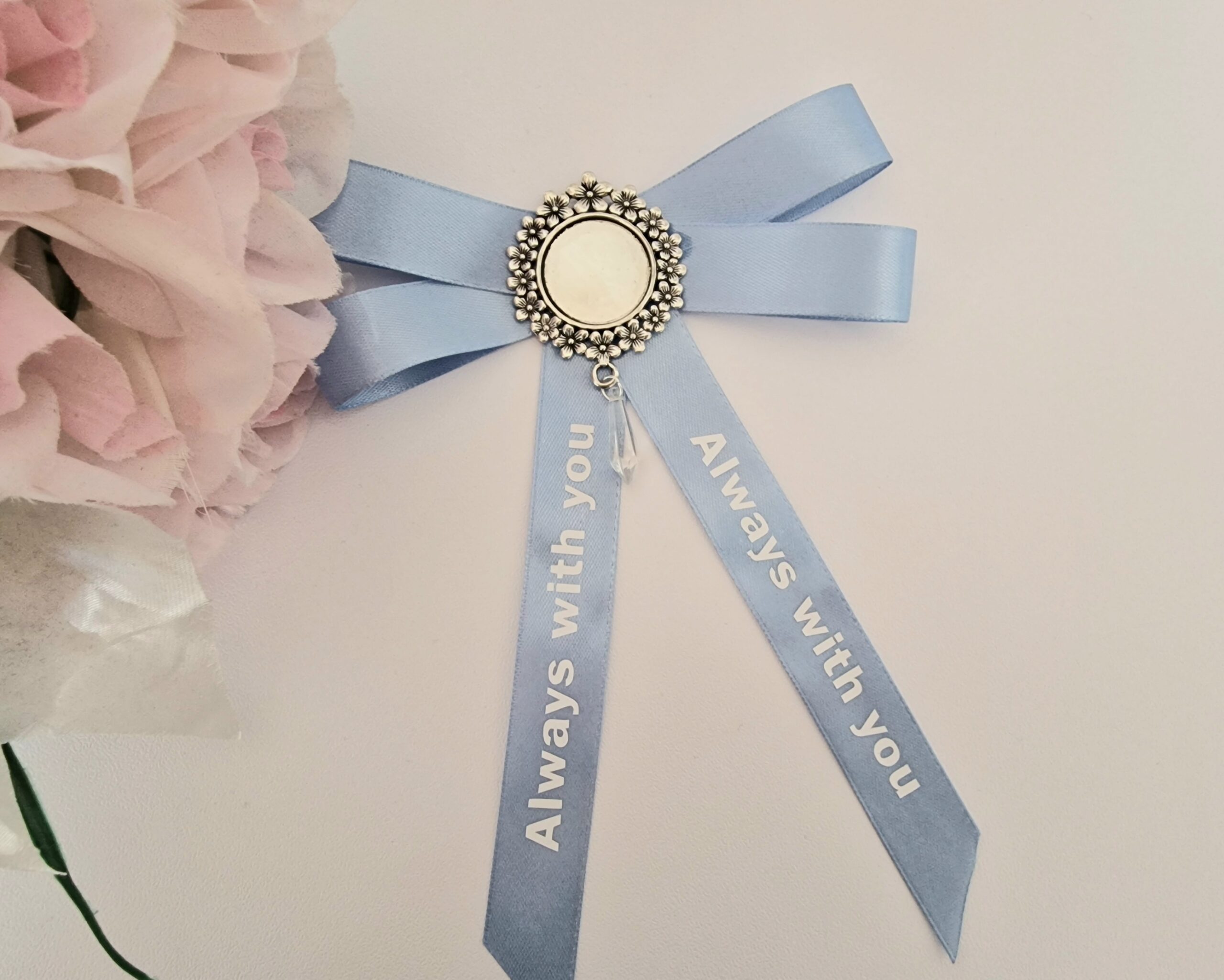 Sample light blue bouquet ribbon charm